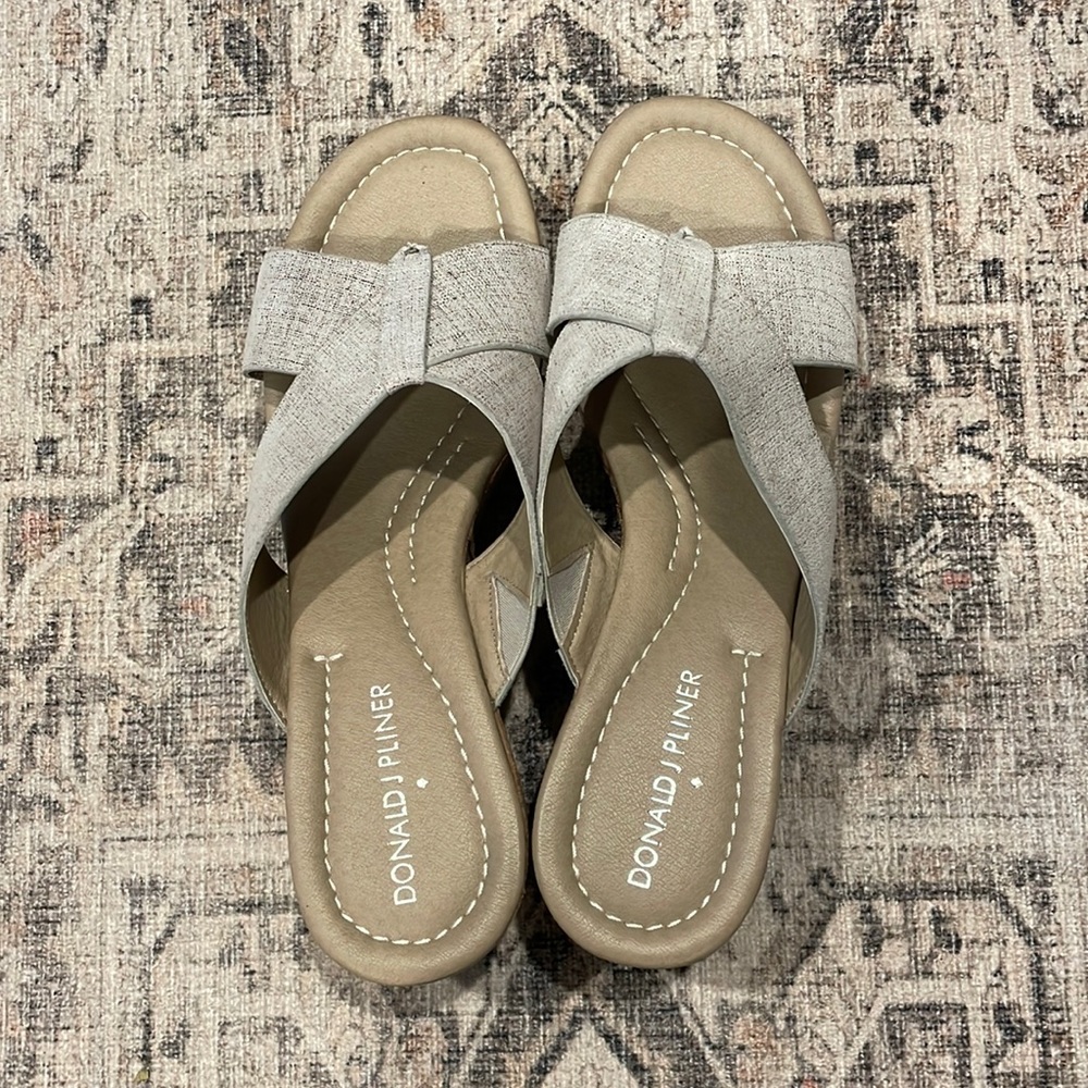 Donald Pliner Platform Sandals - LUXURY!!!